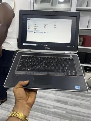 Laptop Dell Latitude E6420 6GB Intel Core i5 HDD 500GB