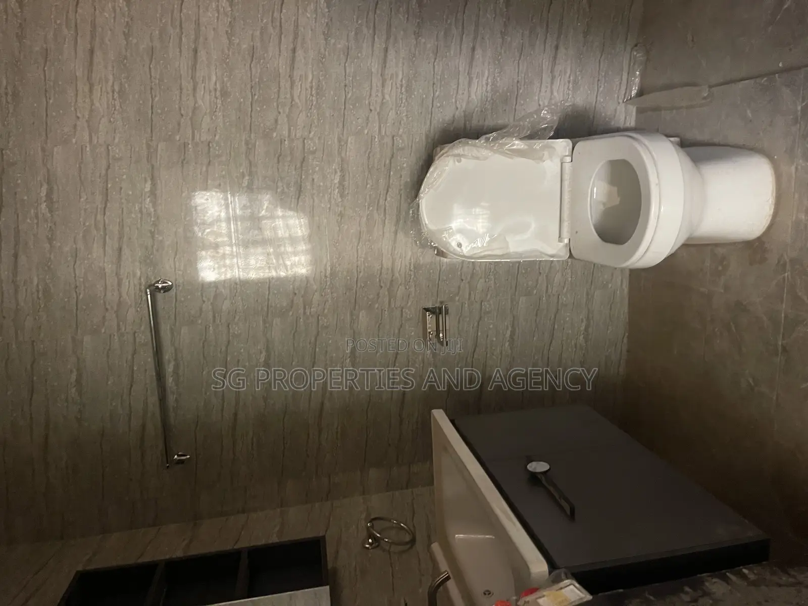 2bdrm Apartment in Lashibi, Sakumono for rent