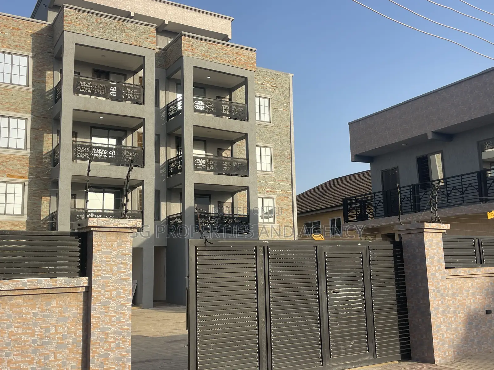 2bdrm Apartment in Lashibi, Sakumono for rent
