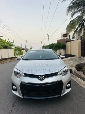 Toyota Corolla S 4dr Sedan (1.8L 4cyl CVT) 2015 Silver