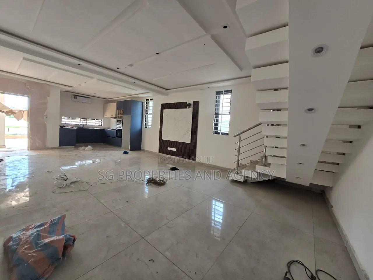 2bdrm Townhouse / Terrace in Lashibi, Sakumono for rent