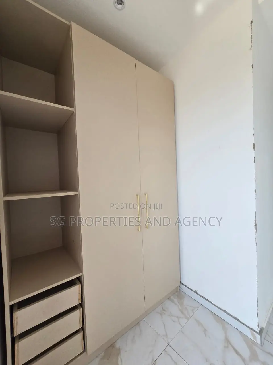 2bdrm Townhouse / Terrace in Lashibi, Sakumono for rent
