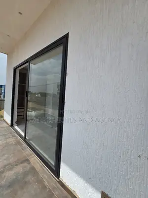 2bdrm Townhouse / Terrace in Lashibi, Sakumono for rent