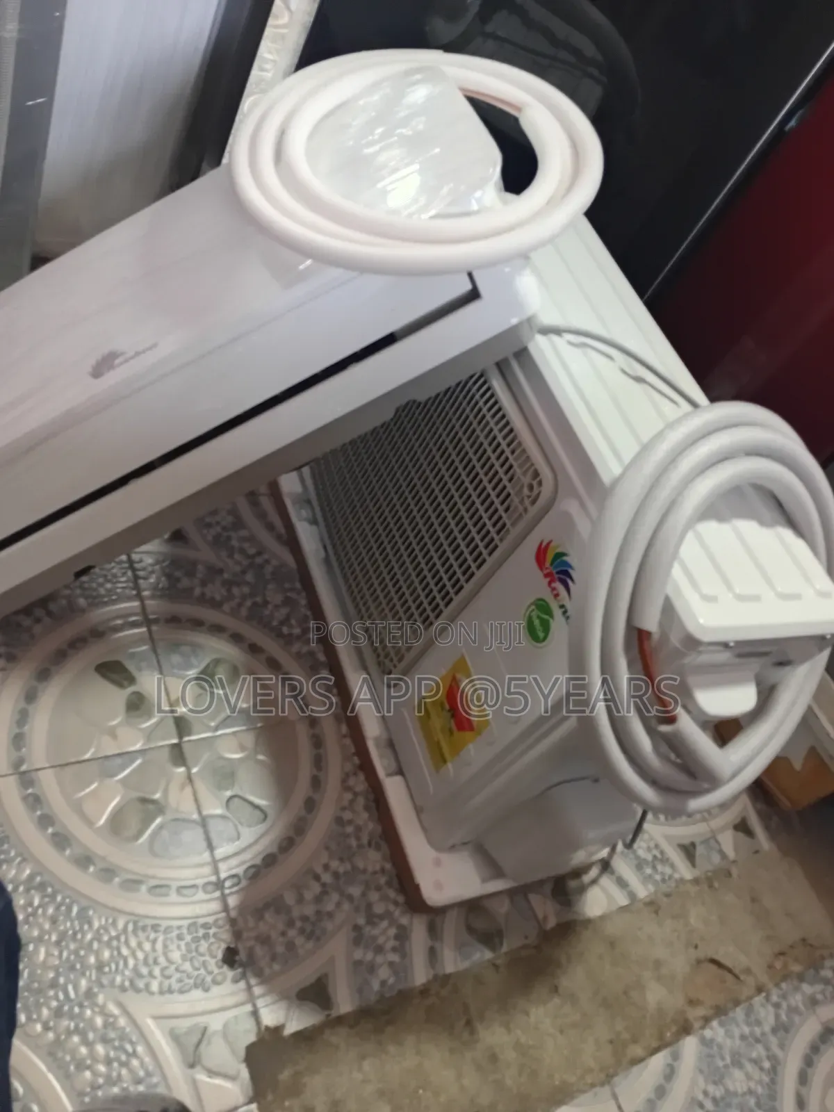 1.5hp White Rainbow Coolblast Window Ac Unit.