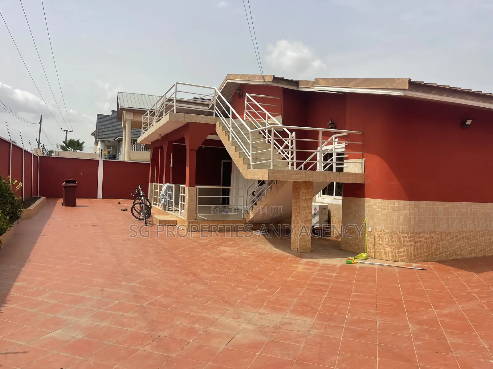 4bdrm House in Batsonaa, Baatsona Total for rent