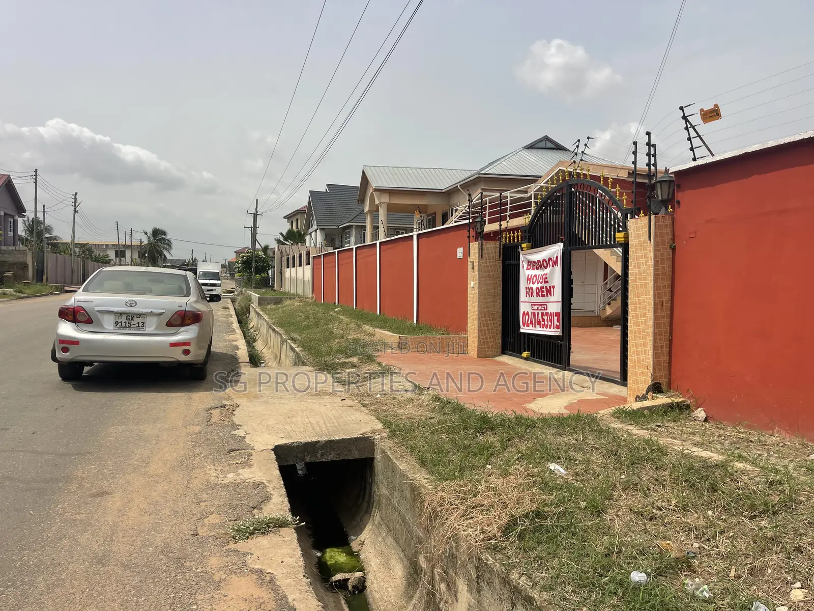 4bdrm House in Batsonaa, Baatsona Total for rent