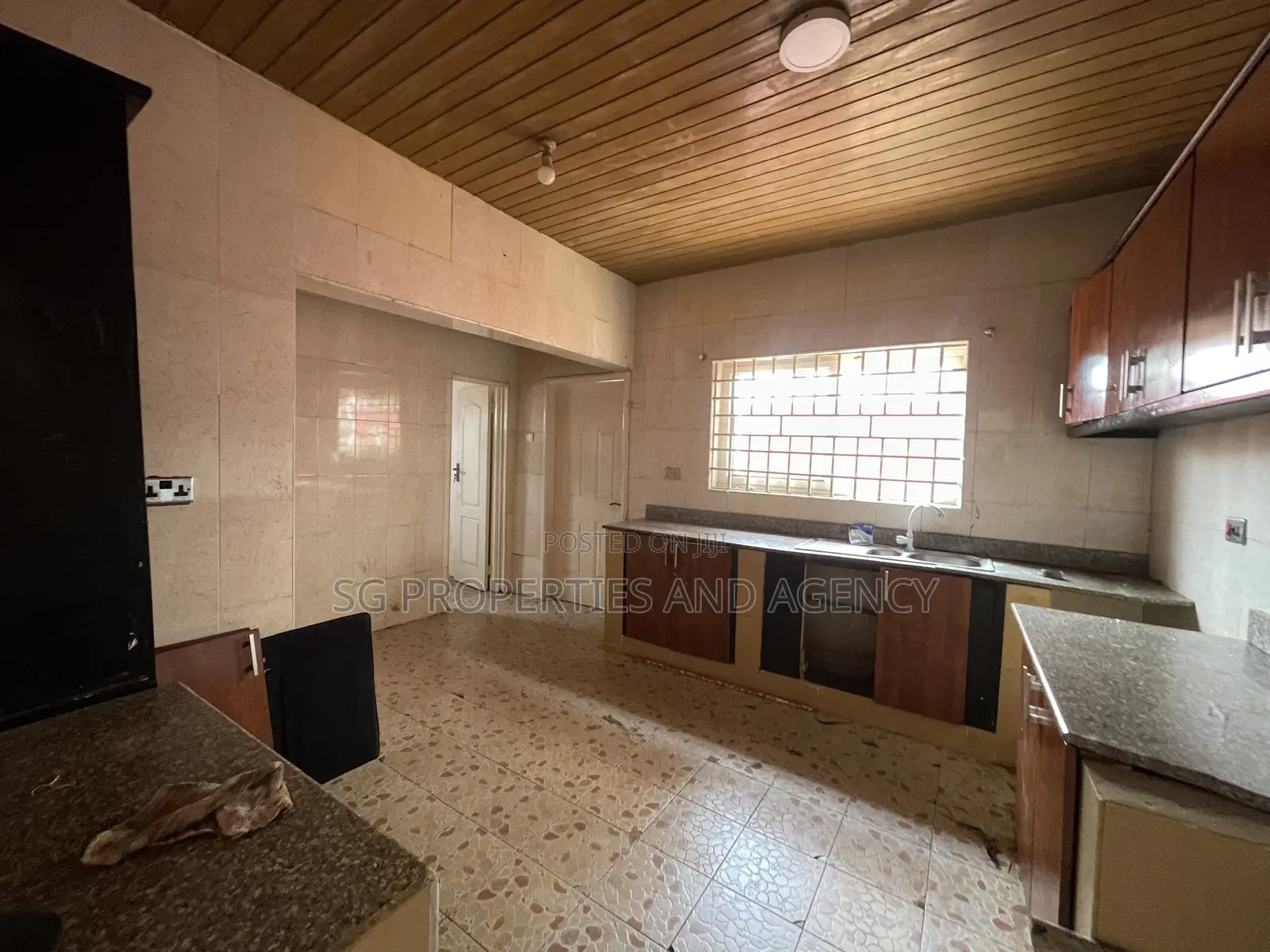 4bdrm House in Batsonaa, Baatsona Total for rent