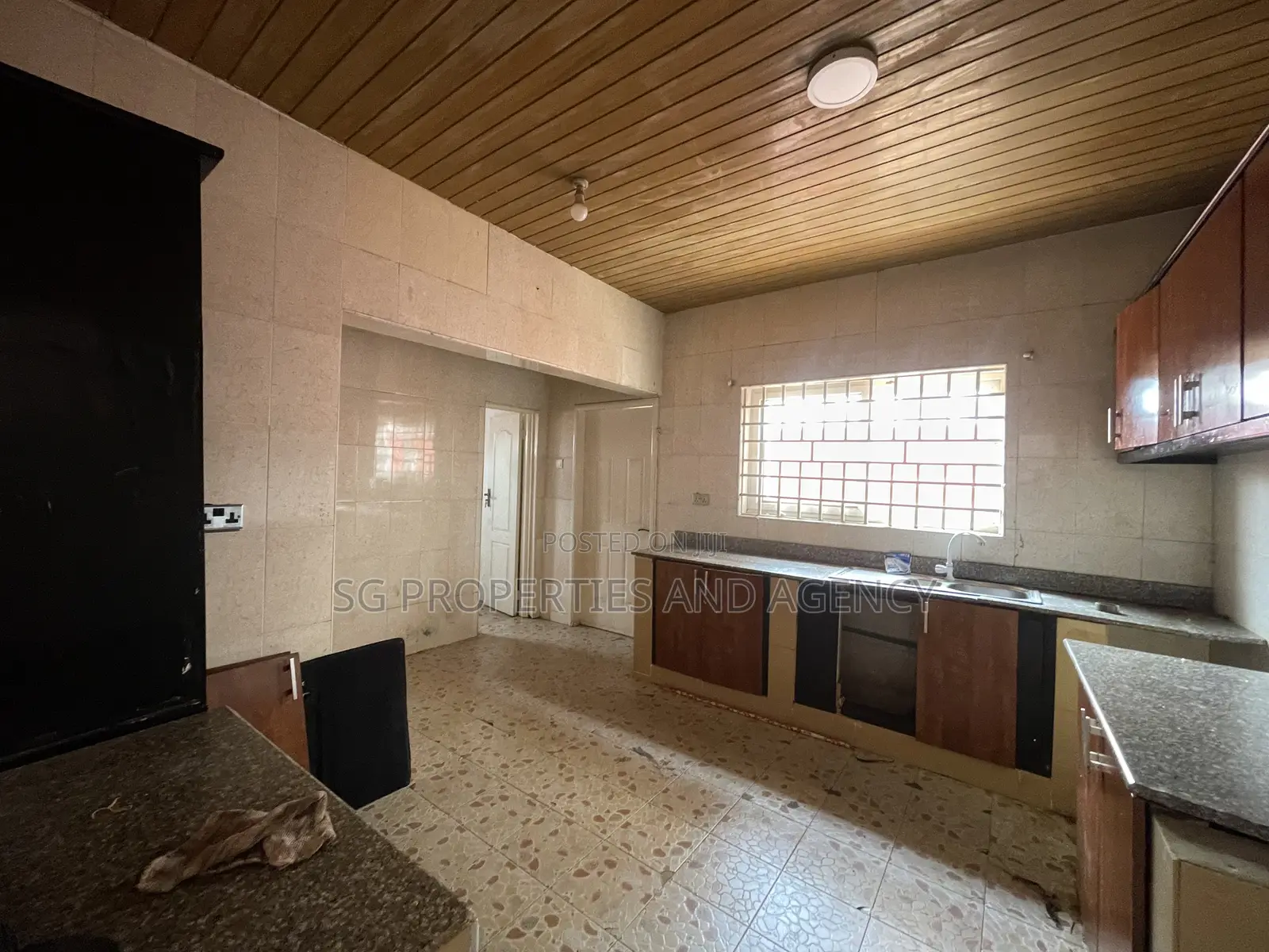 4bdrm House in Batsonaa, Baatsona Total for rent