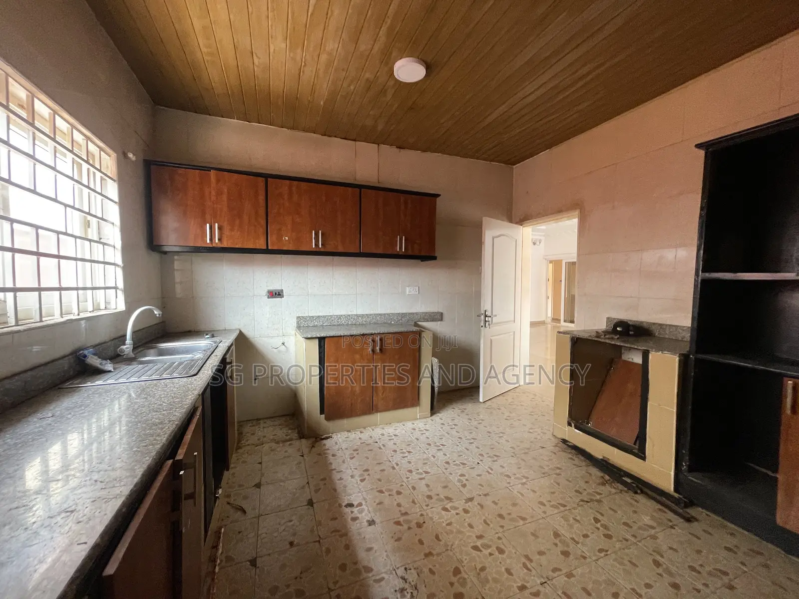 4bdrm House in Batsonaa, Baatsona Total for rent