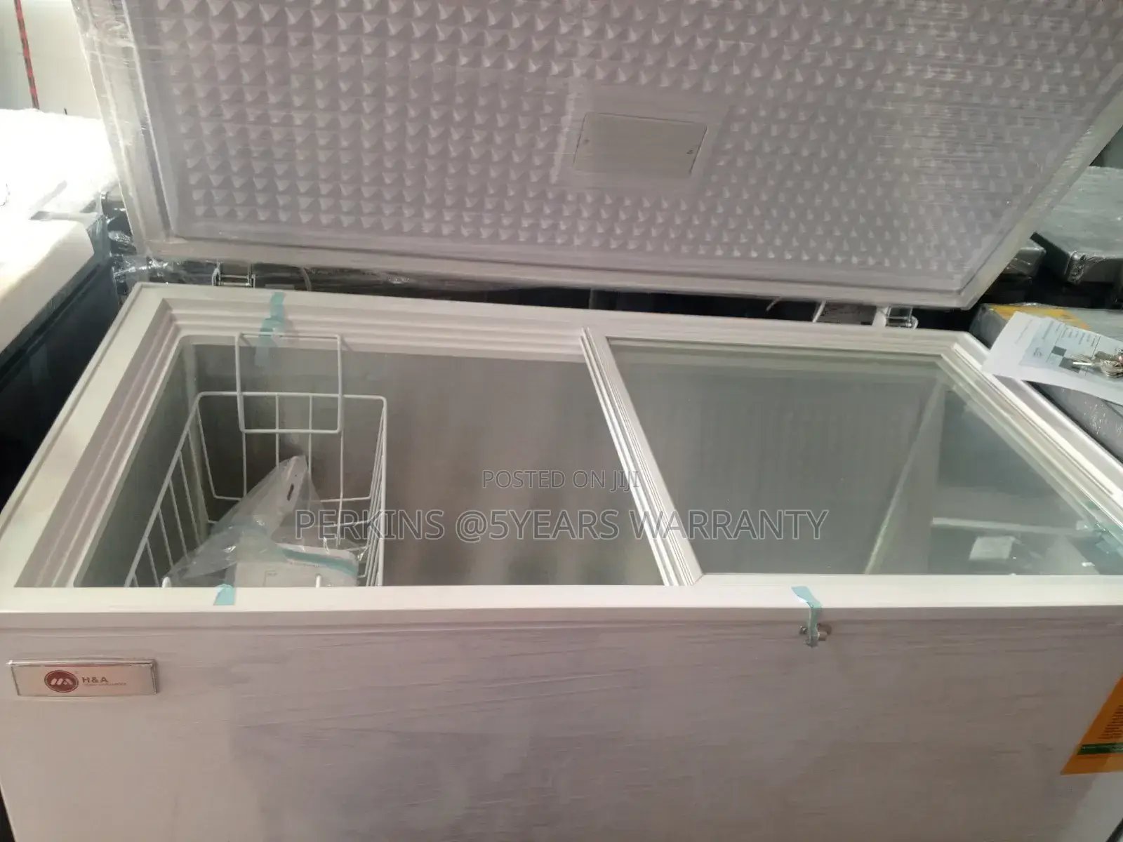 H and a Store Pro 318liters Chest Freezer