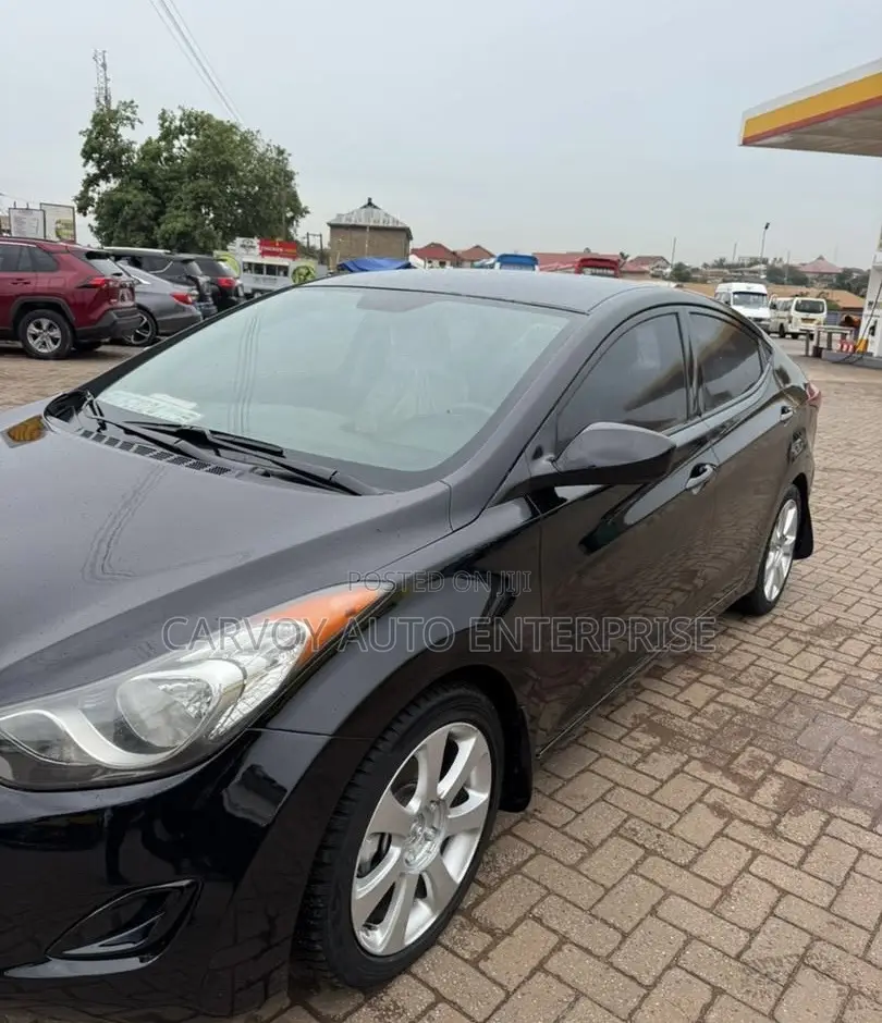 Hyundai Elantra SE Sedan FWD (1.8L 4cyl 6A) 2016 Black