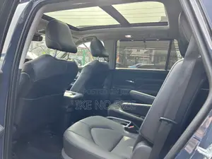 Toyota Grand Highlander Hybrid 2025 Blue