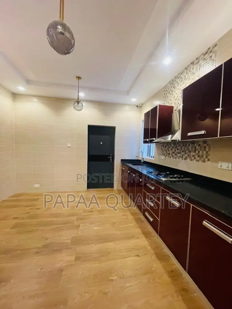 4bdrm House in East Legon for sale