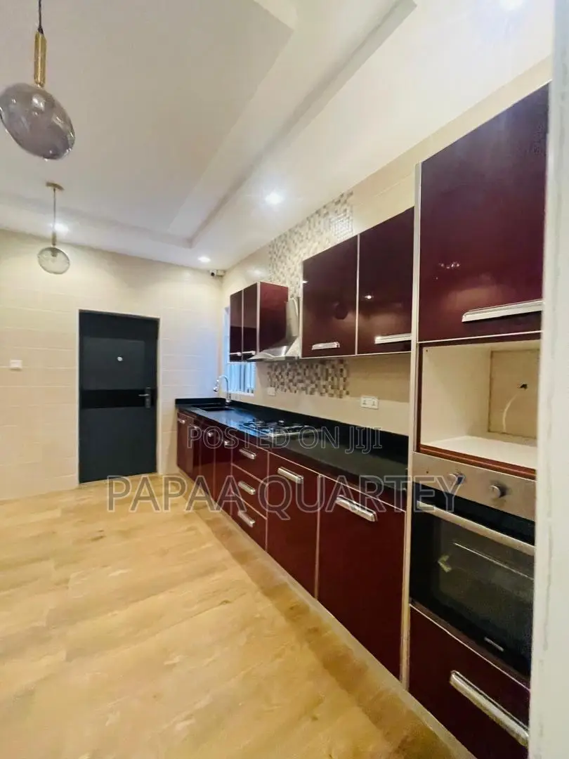 4bdrm House in East Legon for sale