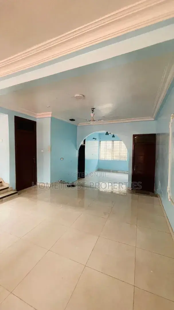 5bdrm Duplex in Pokuase Acp for rent