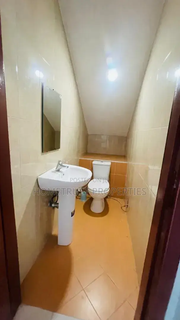 5bdrm Duplex in Pokuase Acp for rent