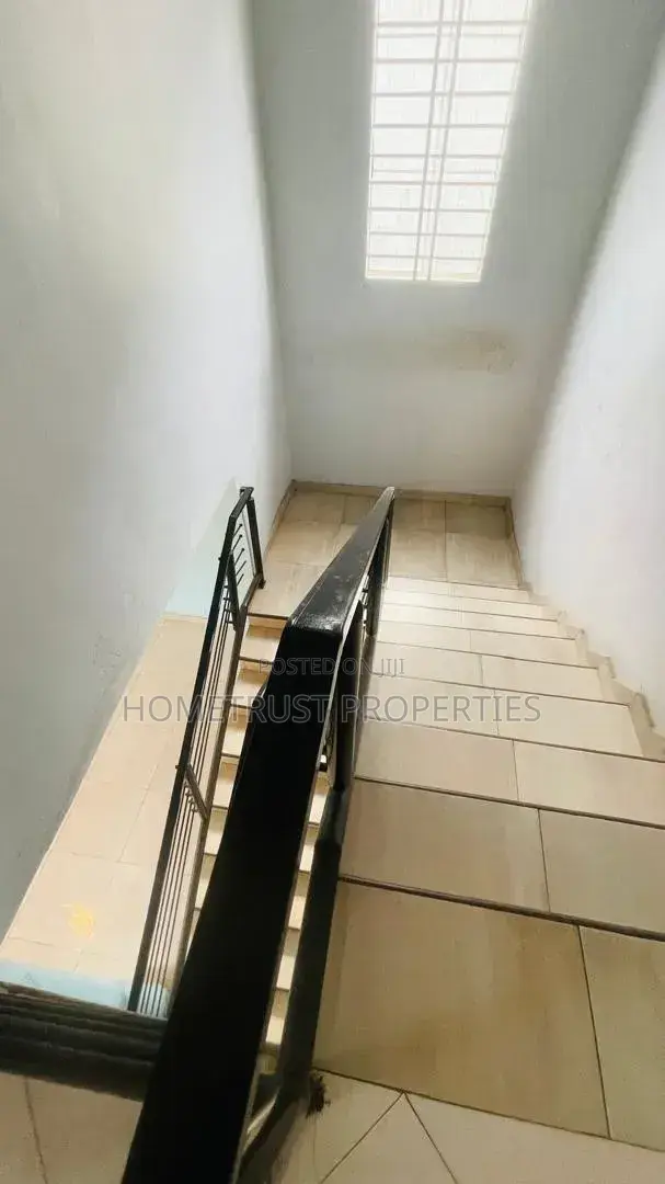 5bdrm Duplex in Pokuase Acp for rent