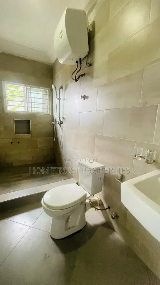 5bdrm Duplex in Pokuase Acp for rent