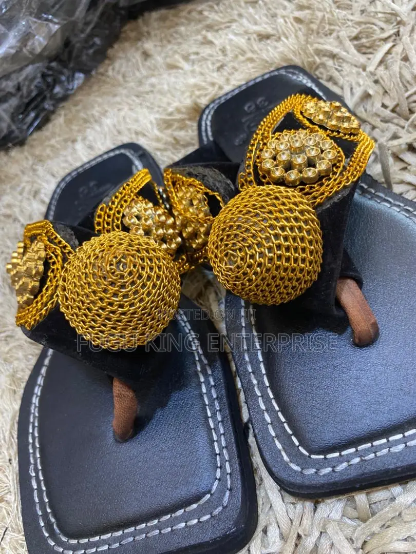 Ahenema Slippers