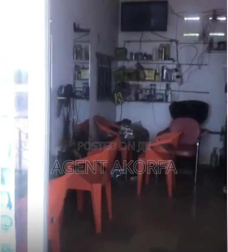 Salon for Rent at Oyibi