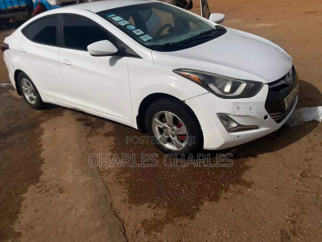Hyundai Elantra SE 4dr Sedan (1.8L 4cyl 6A) 2015 White
