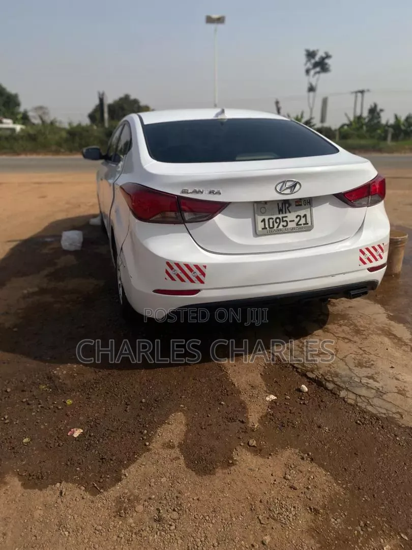 Hyundai Elantra SE 4dr Sedan (1.8L 4cyl 6A) 2015 White