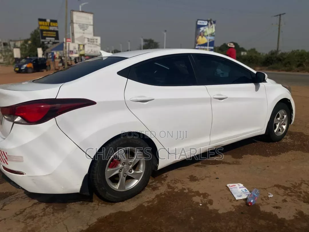 Hyundai Elantra SE 4dr Sedan (1.8L 4cyl 6A) 2015 White