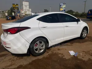 Hyundai Elantra SE 4dr Sedan (1.8L 4cyl 6A) 2015 White