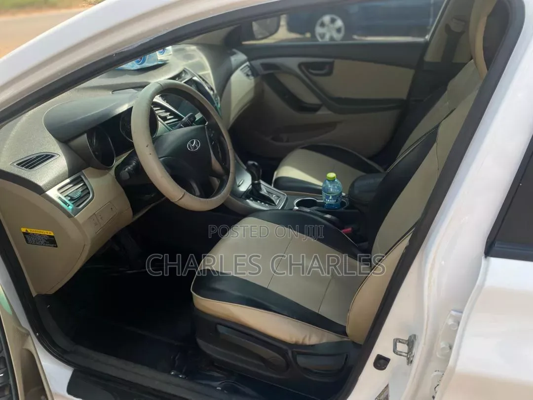 Hyundai Elantra SE 4dr Sedan (1.8L 4cyl 6A) 2015 White