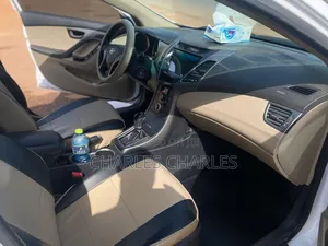 Hyundai Elantra SE 4dr Sedan (1.8L 4cyl 6A) 2015 White