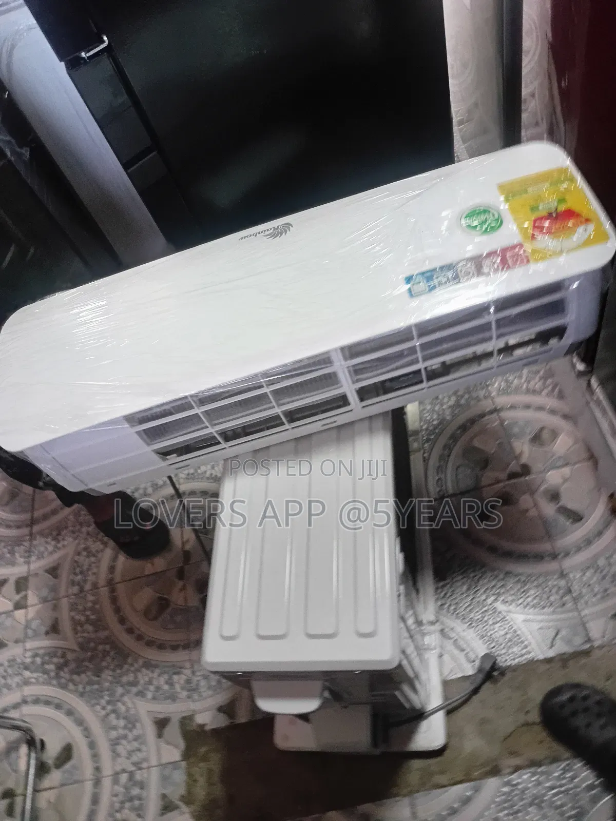 Rainbow 1.5hp Megacool White Window Air Conditioner.