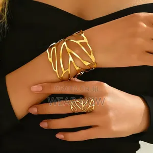 2pcs Stylish Retro Hollow Leaf Bangle Ring Set