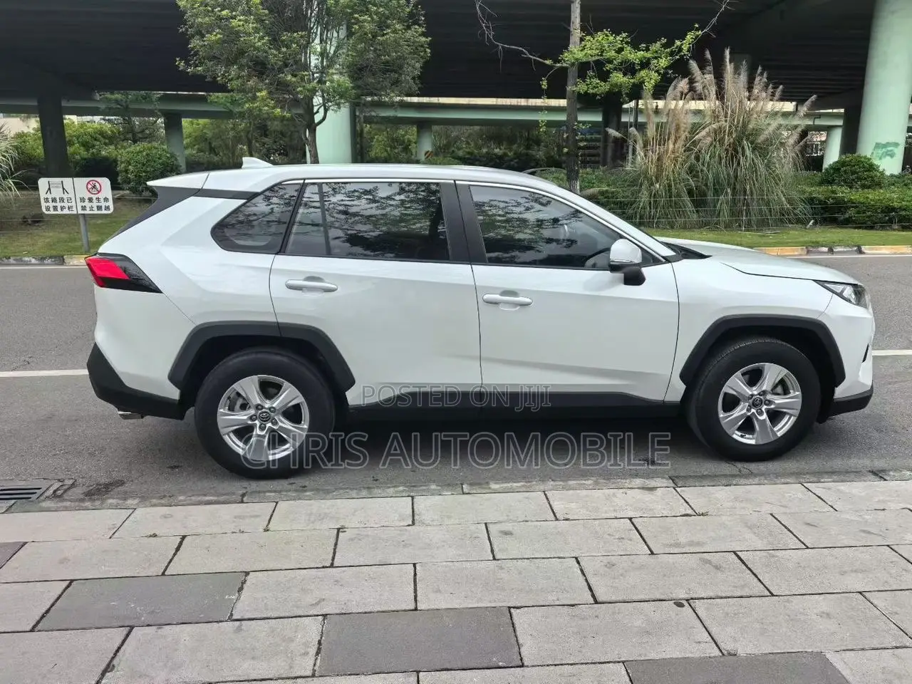 Toyota RAV4 2024 White