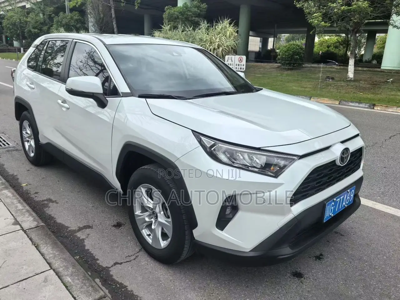 Toyota RAV4 2024 White