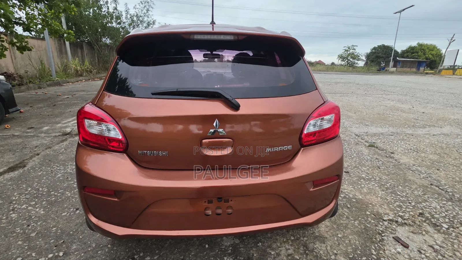 Mitsubishi Mirage ES 2017 Orange