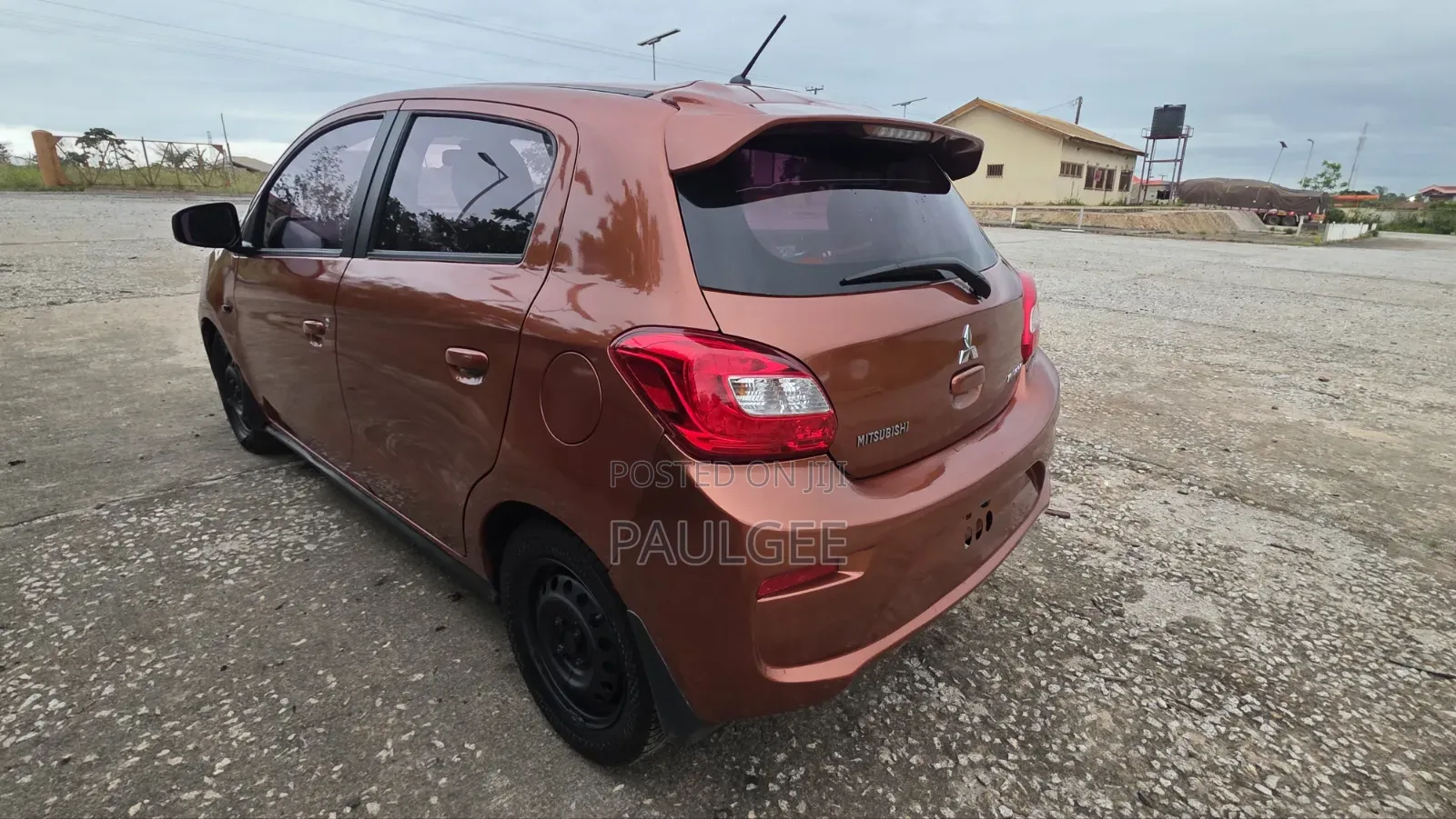 Mitsubishi Mirage ES 2017 Orange