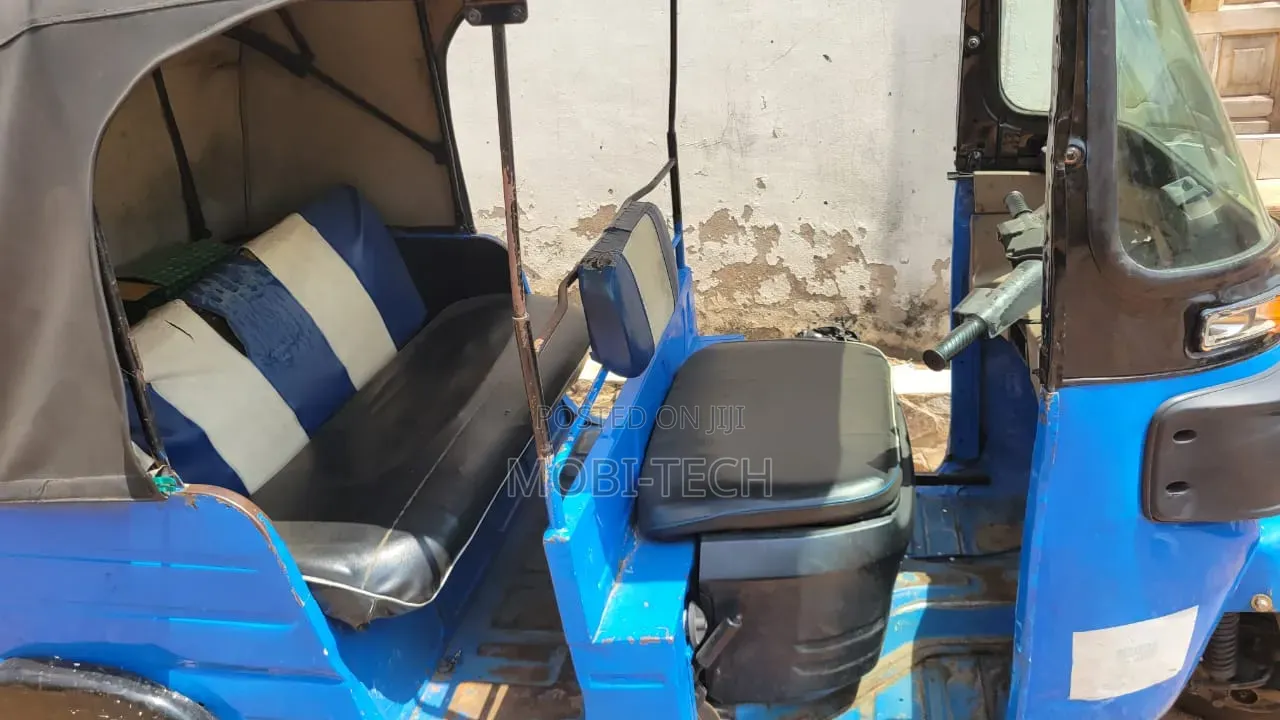 Bajaj RE 2020 Blue