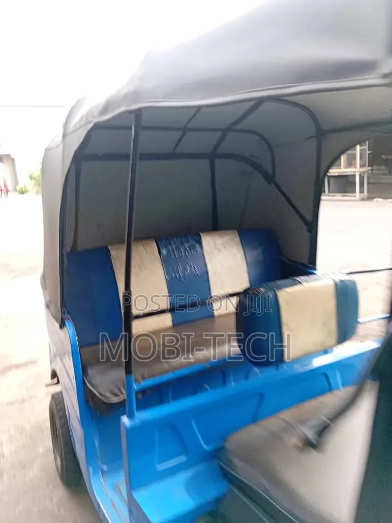 Bajaj RE 2020 Blue