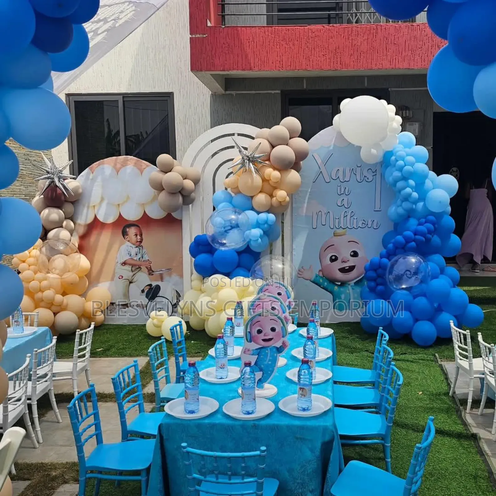 Kids Party Balloon Decor