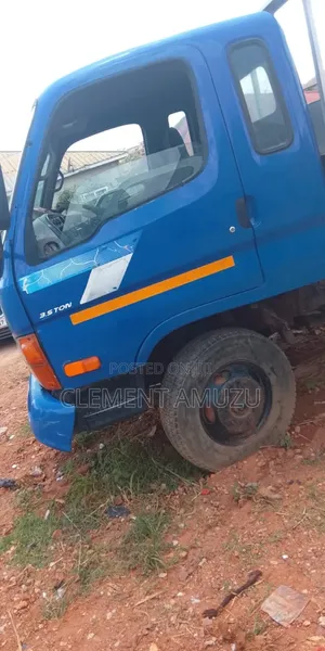 Hyundai Mighty 2