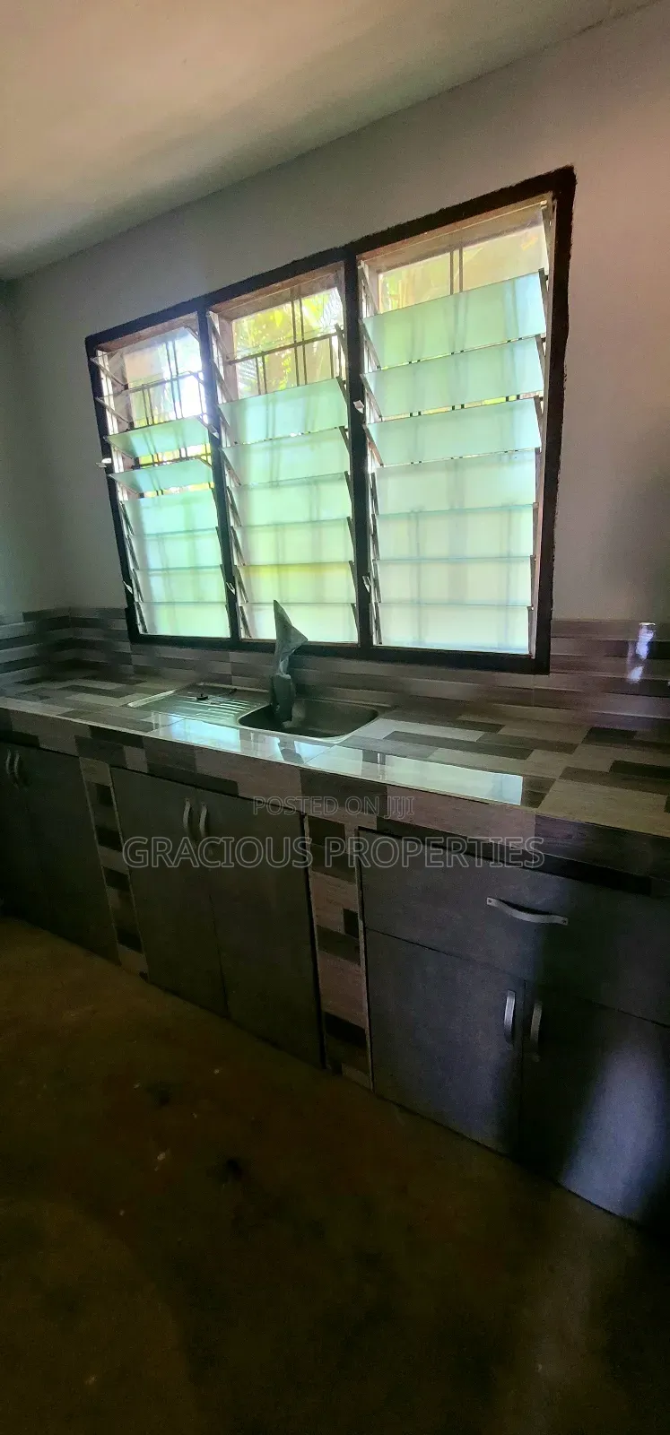 3bdrm House in Gracious Properties, Weija for rent