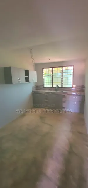 3bdrm House in Gracious Properties, Weija for rent