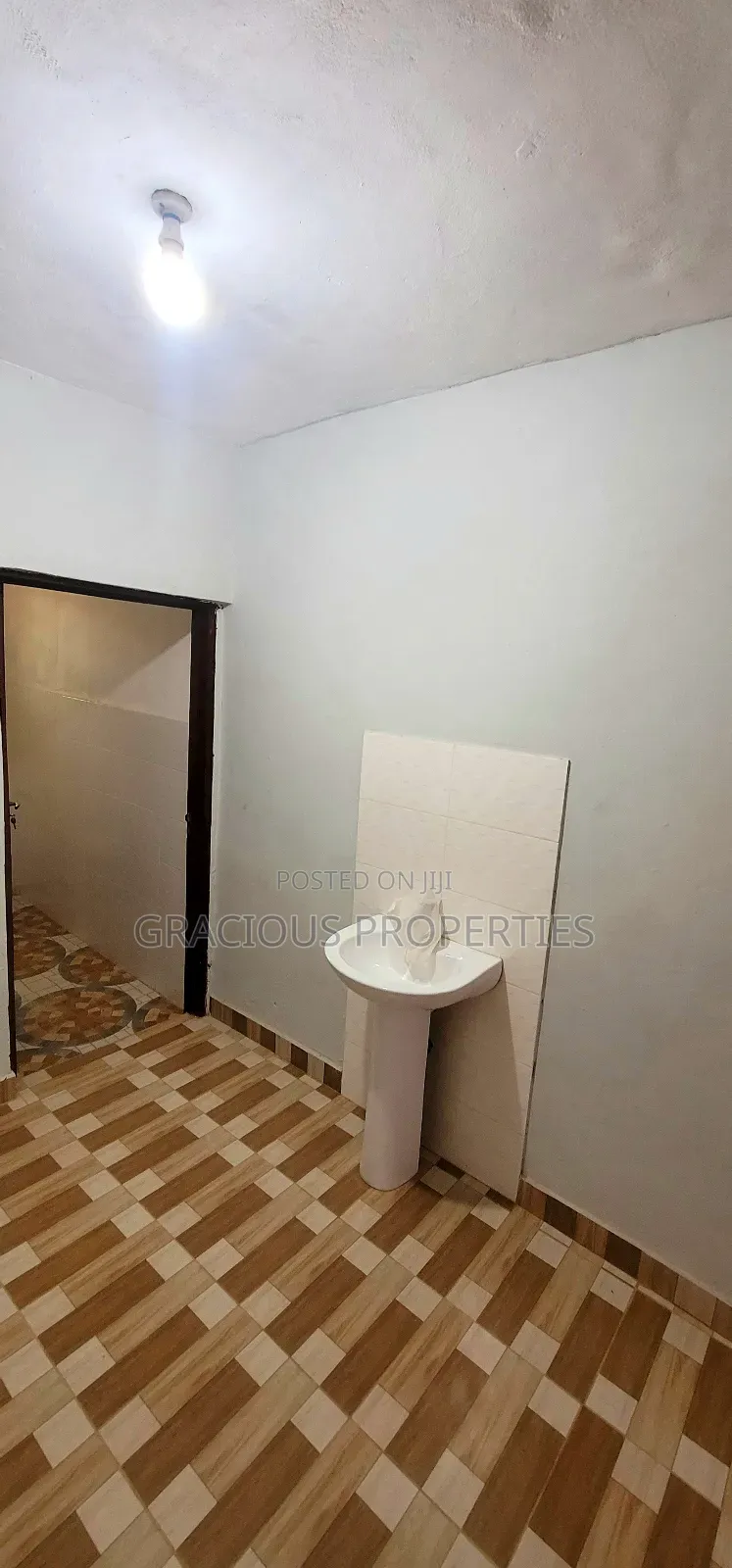 3bdrm House in Gracious Properties, Weija for rent