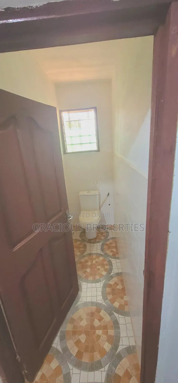 3bdrm House in Gracious Properties, Weija for rent