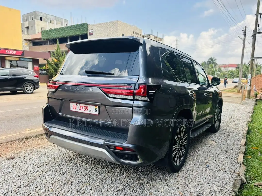 Lexus LX 570 AWD 2018 Gray