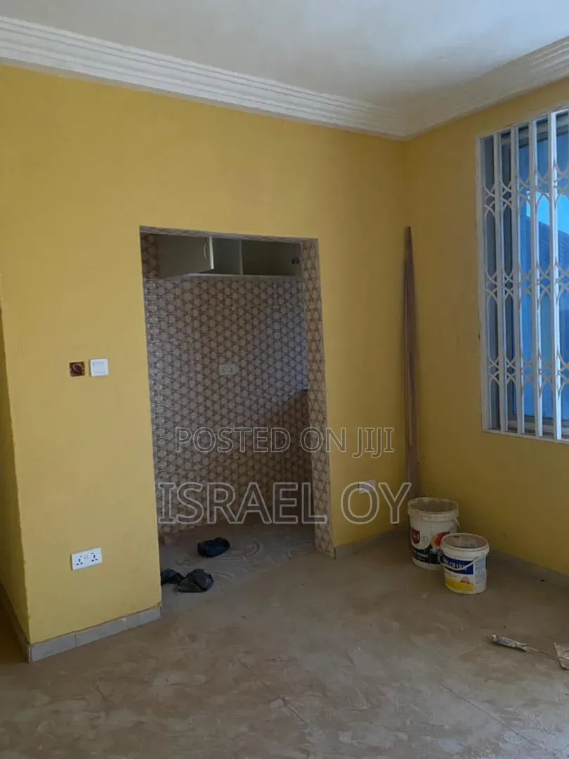 1bdrm Apartment in Adenta Main New for rent