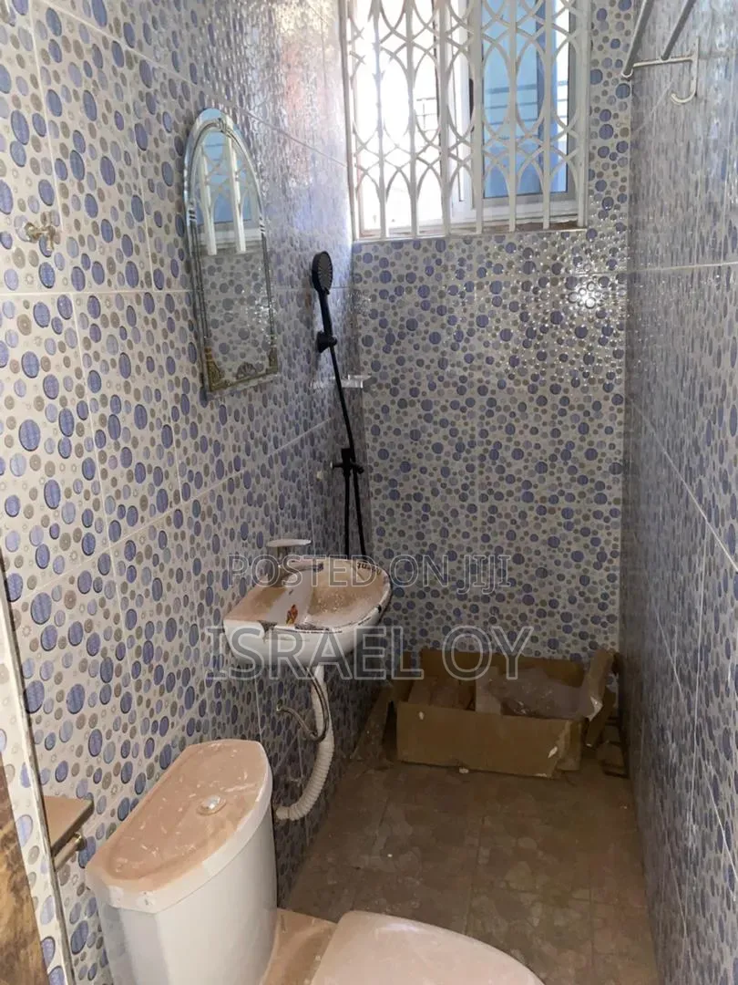 1bdrm Apartment in Adenta Main New for rent