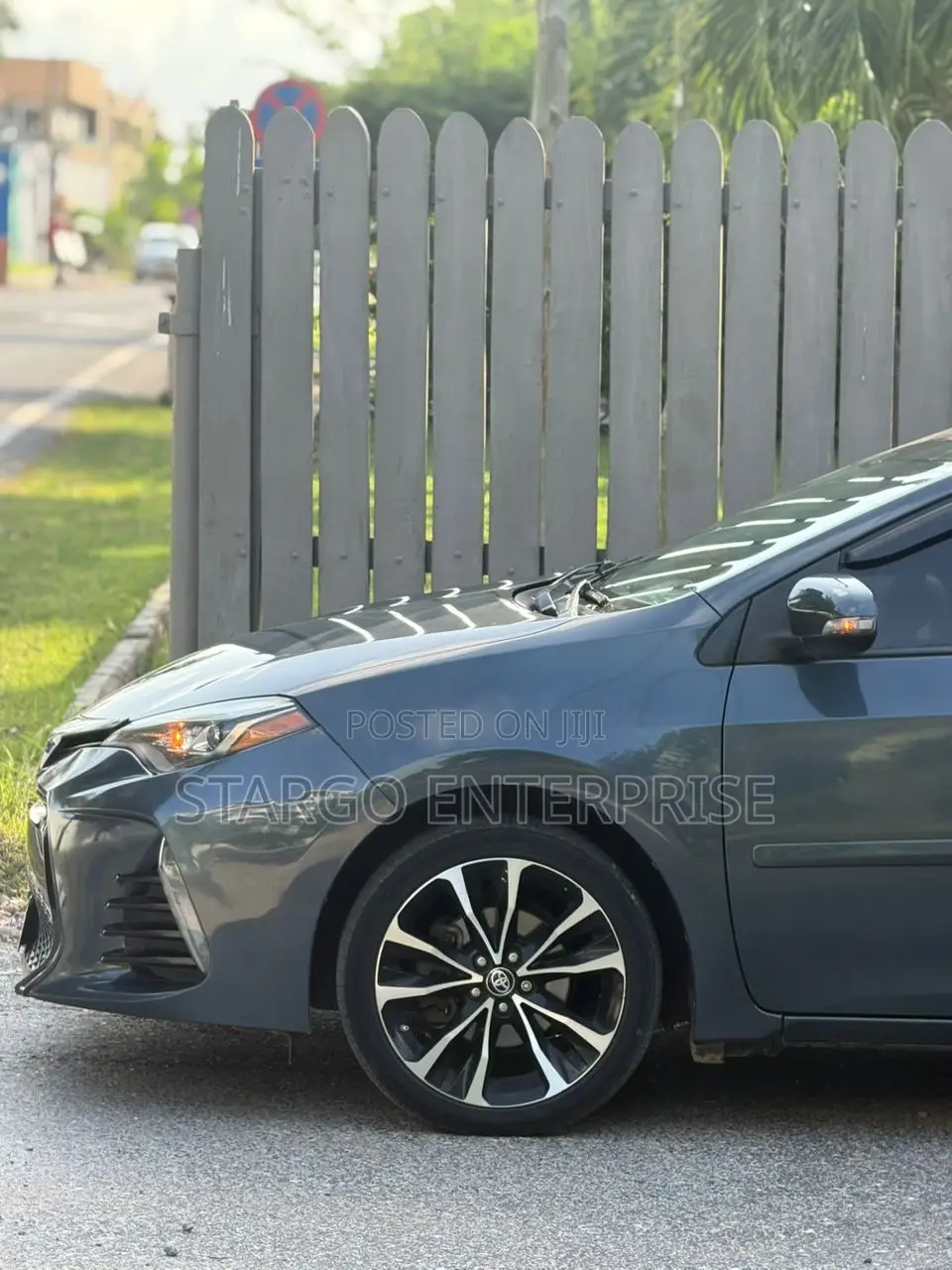 Toyota Corolla SE 4dr Sedan (1.8L 4cyl CVT) 2017 Gray