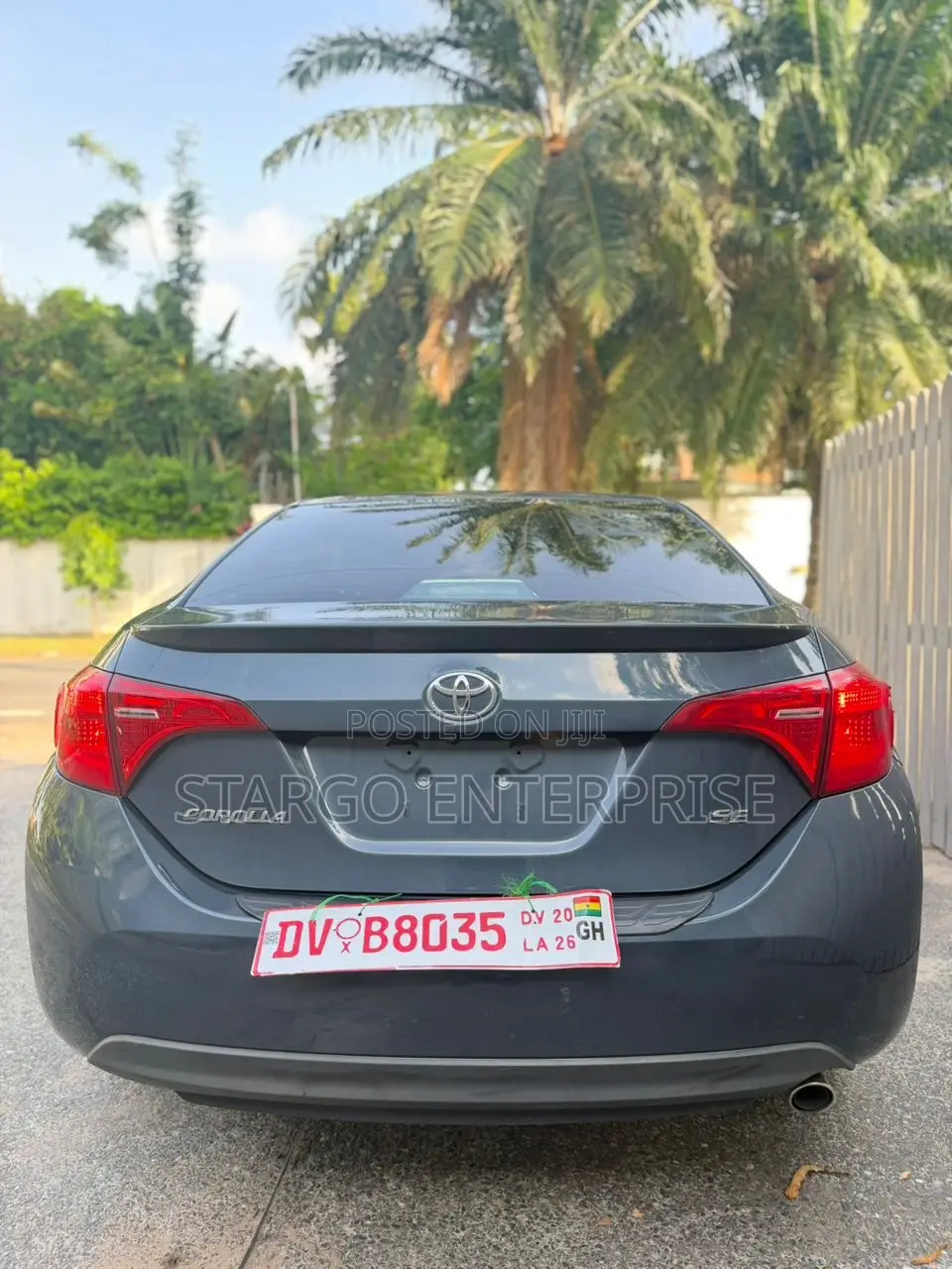 Toyota Corolla SE 4dr Sedan (1.8L 4cyl CVT) 2017 Gray
