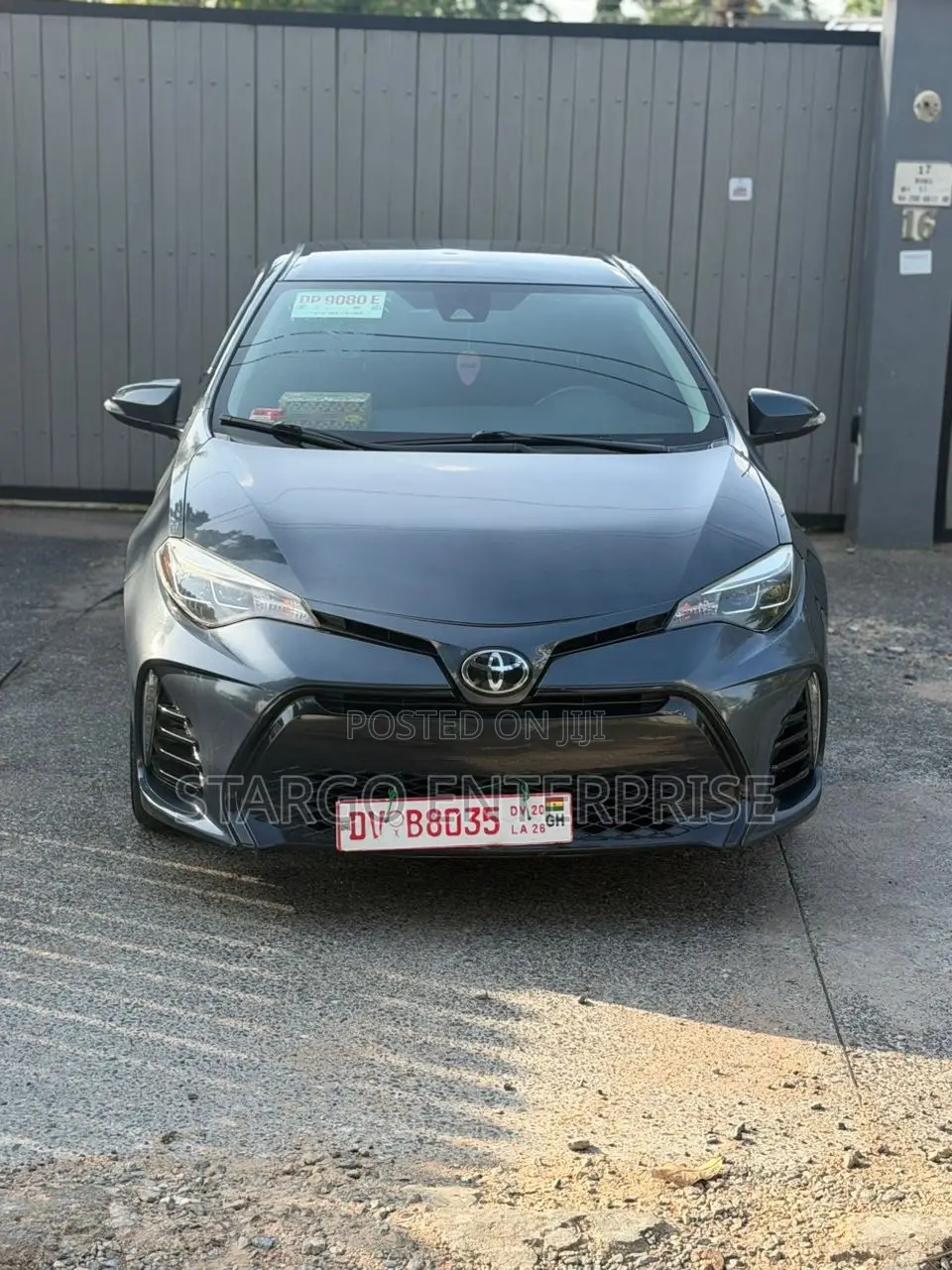 Toyota Corolla SE 4dr Sedan (1.8L 4cyl CVT) 2017 Gray